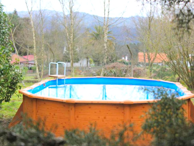 Cabins (Campia, Viseu District, Portugal)