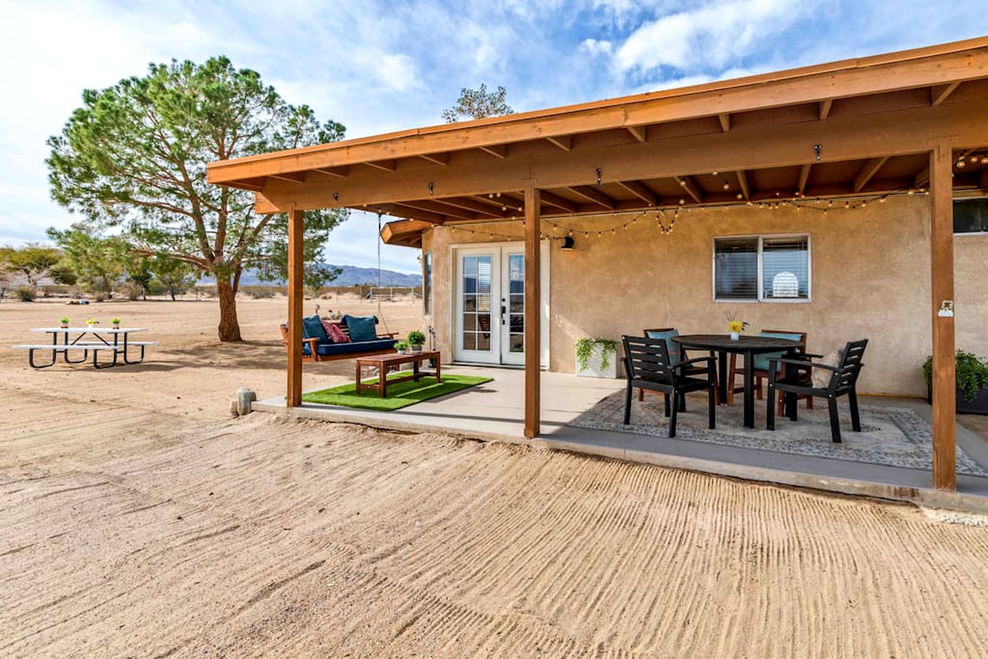 Family and Pet Friendly Vacation Rental in Joshua Tree with a Luxury Hot Tub, Gym, and Outdoor Pool