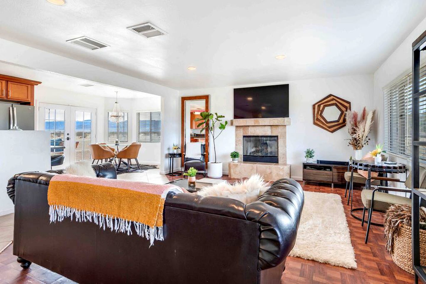 Family and Pet Friendly Vacation Rental in Joshua Tree with a Luxury Hot Tub, Gym, and Outdoor Pool