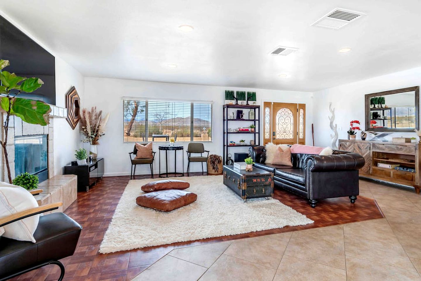 Family and Pet Friendly Vacation Rental in Joshua Tree with a Luxury Hot Tub, Gym, and Outdoor Pool