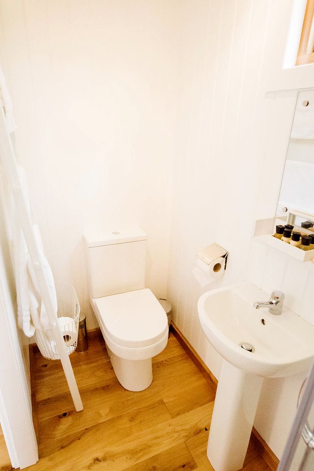 Family-Friendly Shepherd Hut Rental near Blackpool, England