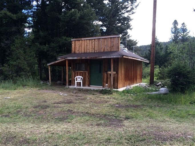 Cabins (United States of America, Hall, Montana)
