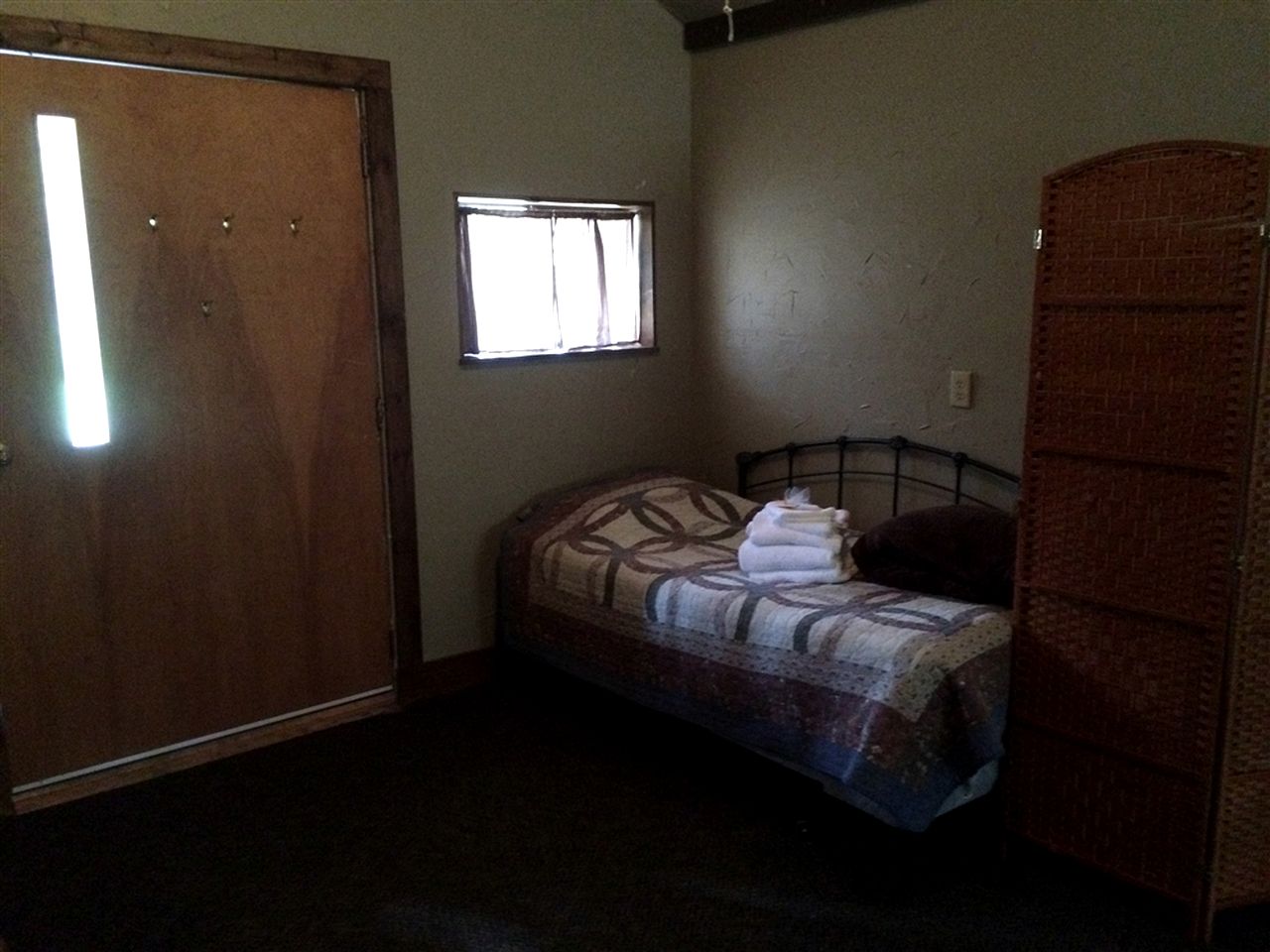 Secluded Family-Friendly Log Cabin Rental for Families near Helena