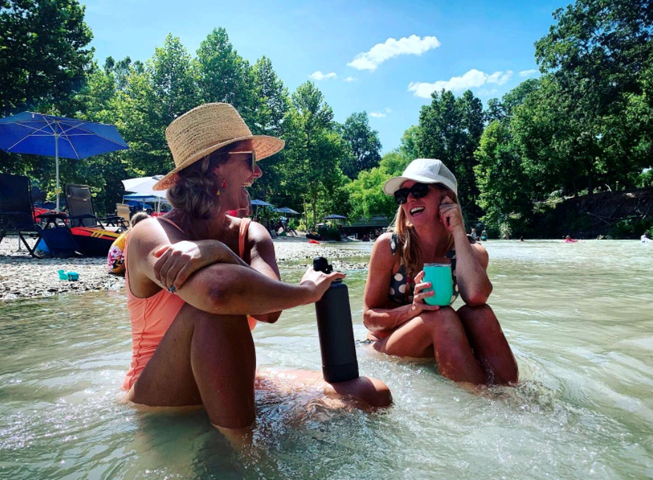 Family-Friendly Safari Tent Adventure on the San Marcos River: Marvelous Glamping Getaway near Kingsbury, Texas