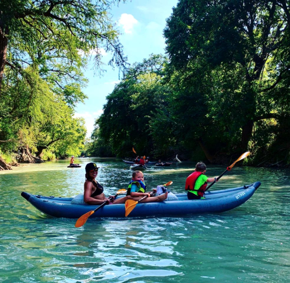 Family-Friendly Safari Tent Adventure on the San Marcos River: Marvelous Glamping Getaway near Kingsbury, Texas