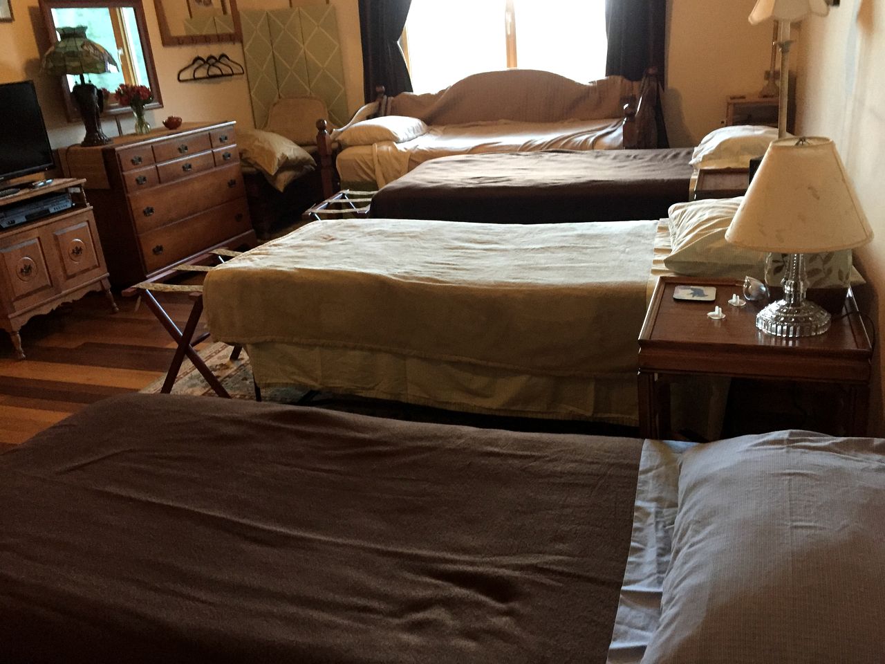 Family-Friendly Suite Rental in a Bed and Breakfast with Picturesque Lake Views in New Hampshire's White Mountains