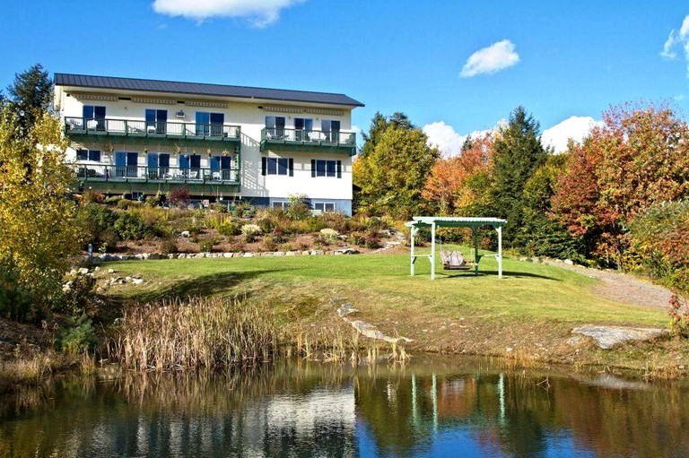 Family-Friendly Suite Rental in a Bed and Breakfast with Picturesque Lake Views in New Hampshire's White Mountains | Vacation Rentals (Hebron, New Ham