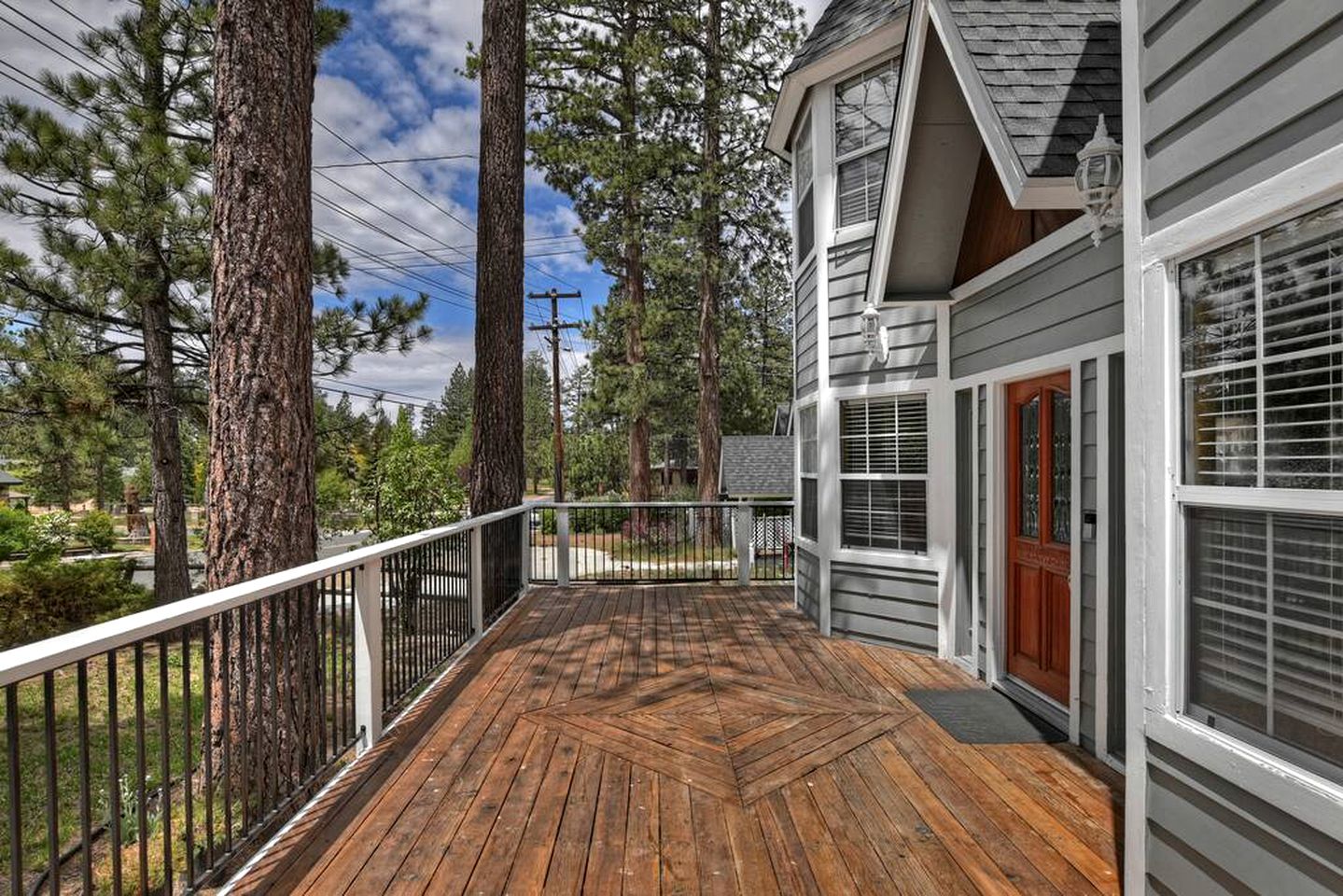 Big Bear Playground: Cabin Ideal for Family and Friends' Playtime