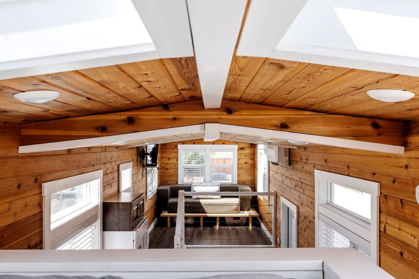 Family Fun Near Zion: Cozy Modern Tiny Home in Beautiful Utah!