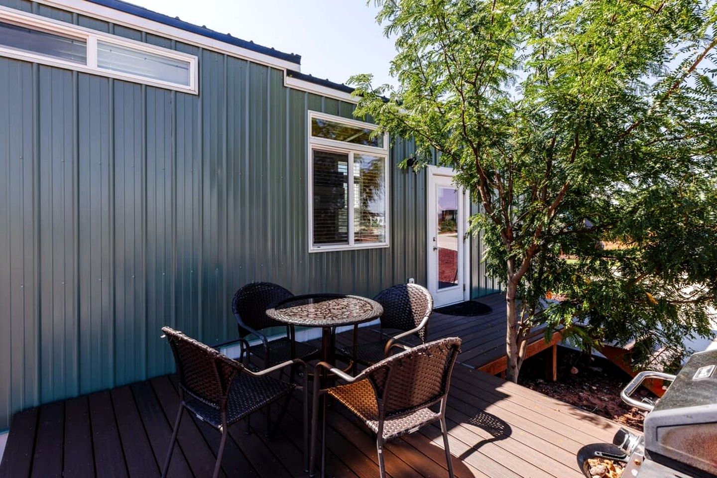 Family Fun Near Zion: Cozy Modern Tiny Home in Beautiful Utah!