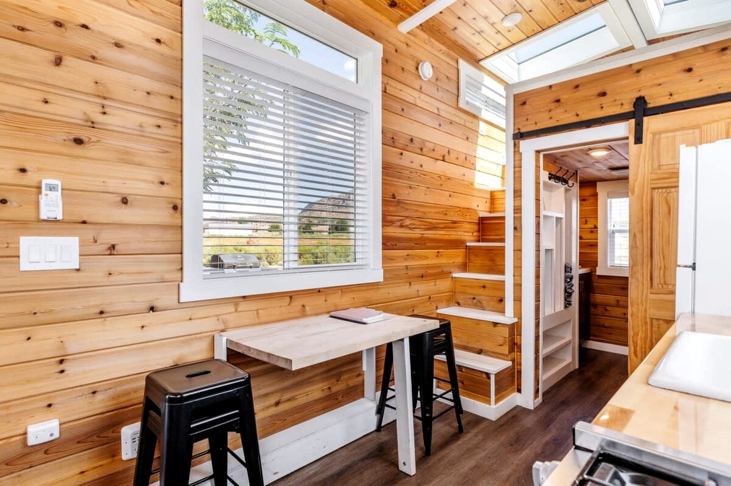 Family Fun Near Zion: Cozy Modern Tiny Home in Beautiful Utah!