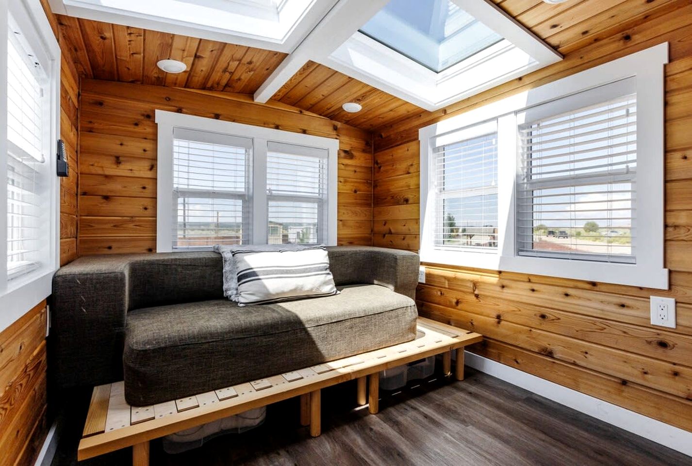 Family Fun Near Zion: Cozy Modern Tiny Home in Beautiful Utah!