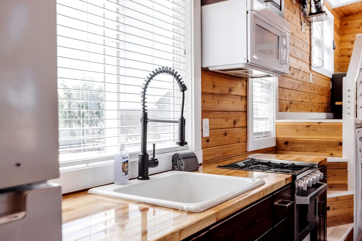 Family Fun Near Zion: Cozy Modern Tiny Home in Beautiful Utah!