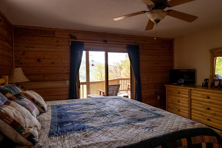 Cabins (United States of America, Topton, North Carolina)