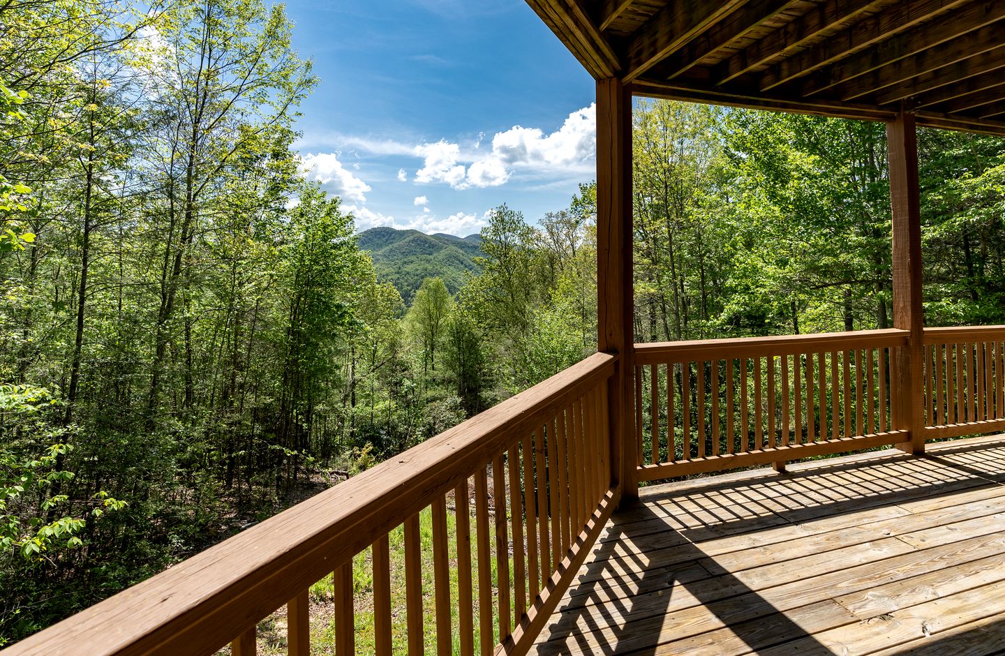 Dreamy Log Cabin with Spectacular Mountain Views in Topton, North Carolina