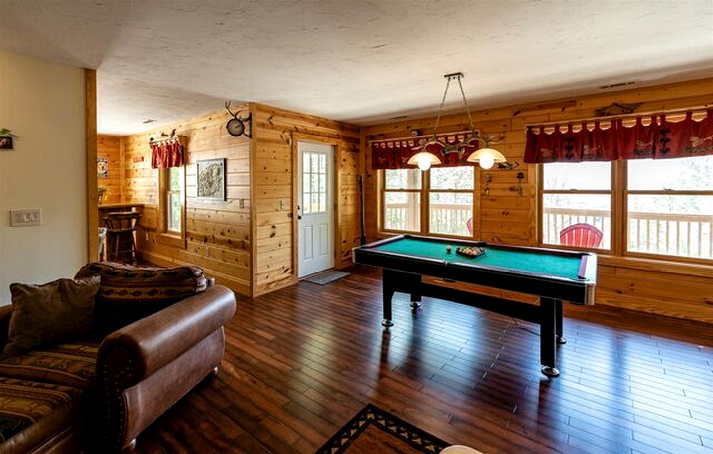 Dreamy Log Cabin with Spectacular Mountain Views in Topton, North Carolina