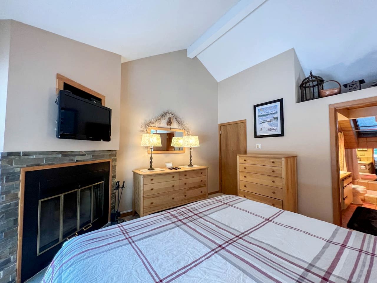 Family or Group Rental Ideal for Winter Sports in New Hampshire