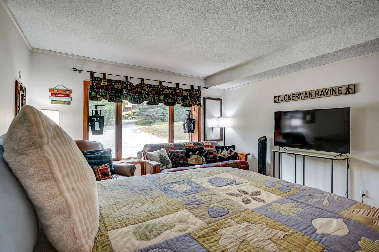 Family or Group Rental Ideal for Winter Sports in New Hampshire