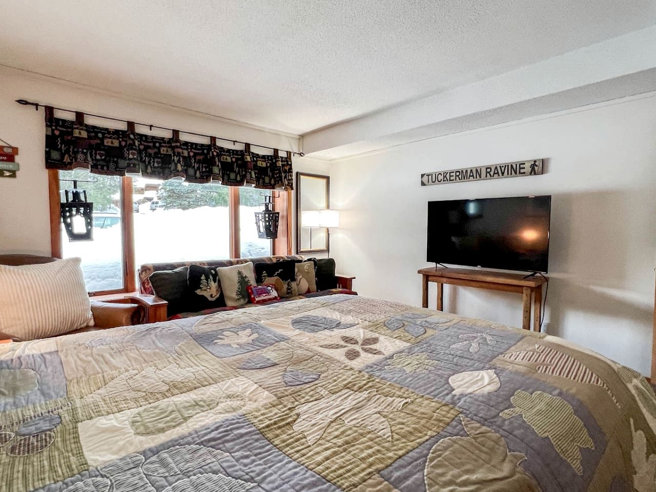 Family or Group Rental Ideal for Winter Sports in New Hampshire