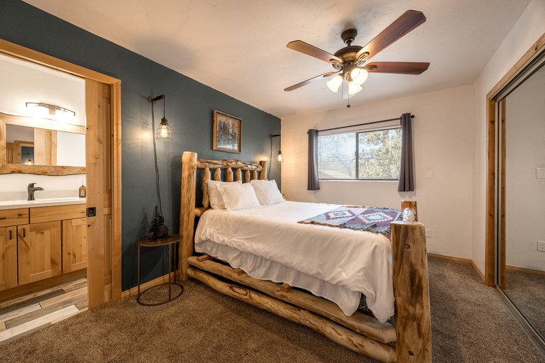 Cabins (United States of America, Big Bear, California)