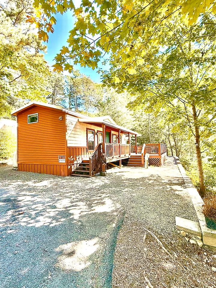 Breathtaking Cottage with Fire Pit in Sandwich, Massachusetts