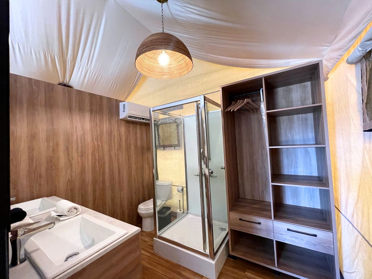 Awesome Tent Close to Stunning Hiking Trails in Fredericksburg, Texas