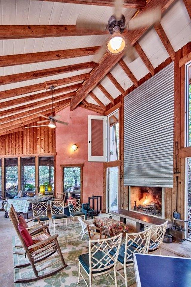 Beautiful Cabin Surrounded by Forest with Amazing Outdoor Amenities for a Peaceful Escape in the Outdoors in Ben Wheeler, Texas