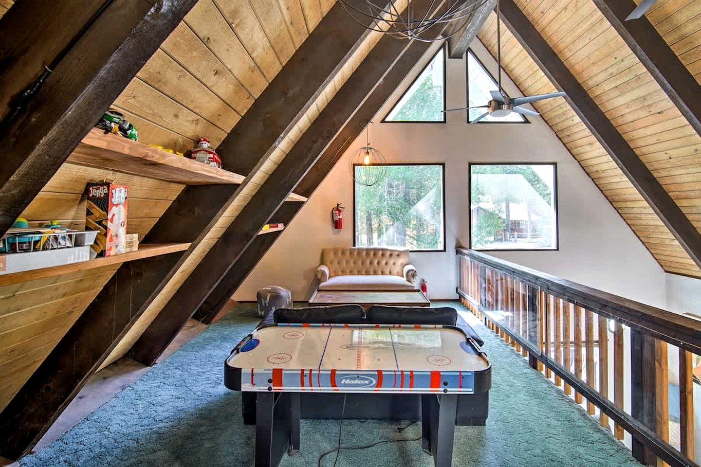 Fantastic A-frame with Games and Hot-tub in Big Bear Lake, California