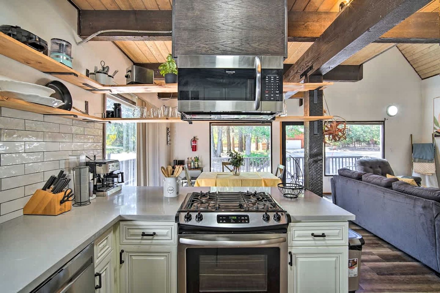 Fantastic A-frame with Games and Hot-tub in Big Bear Lake, California