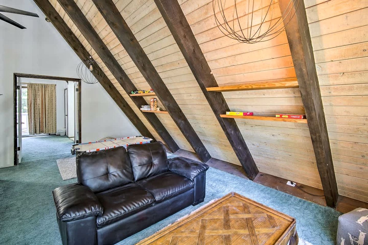 Fantastic A-frame with Games and Hot-tub in Big Bear Lake, California