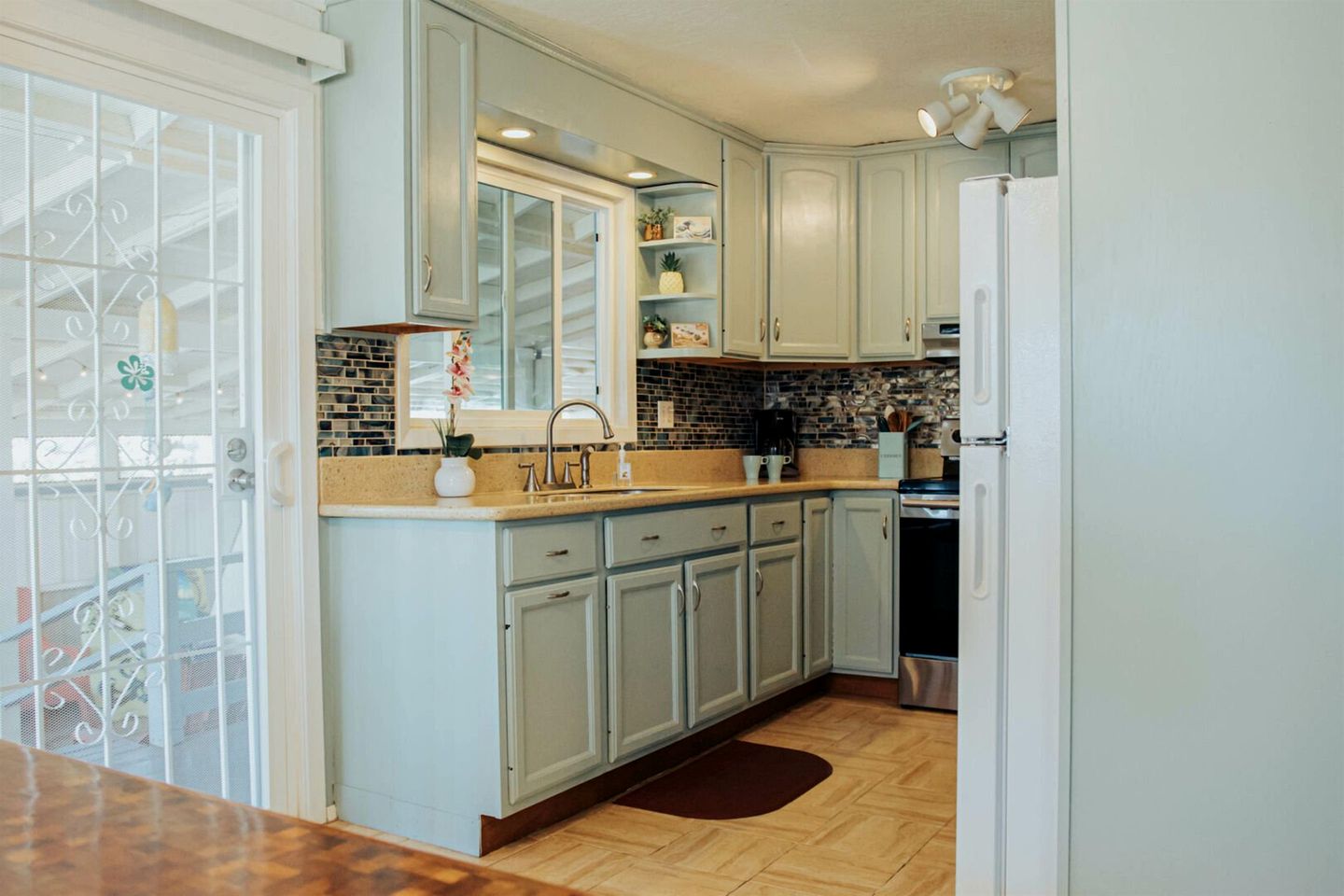 Fantastic Beach House Close to Fantastic Hiking Trails in Laie, Hawaii