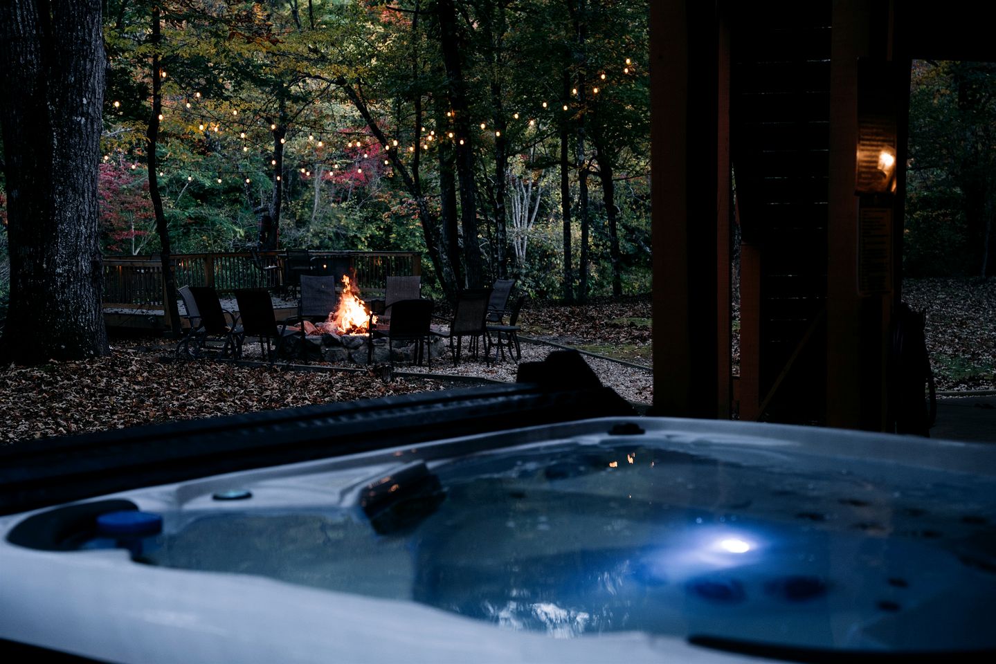 Fantastic Cabin with Fire Pit, Hot-tub and Fireplace in Sautee Nacoochee, Georgia