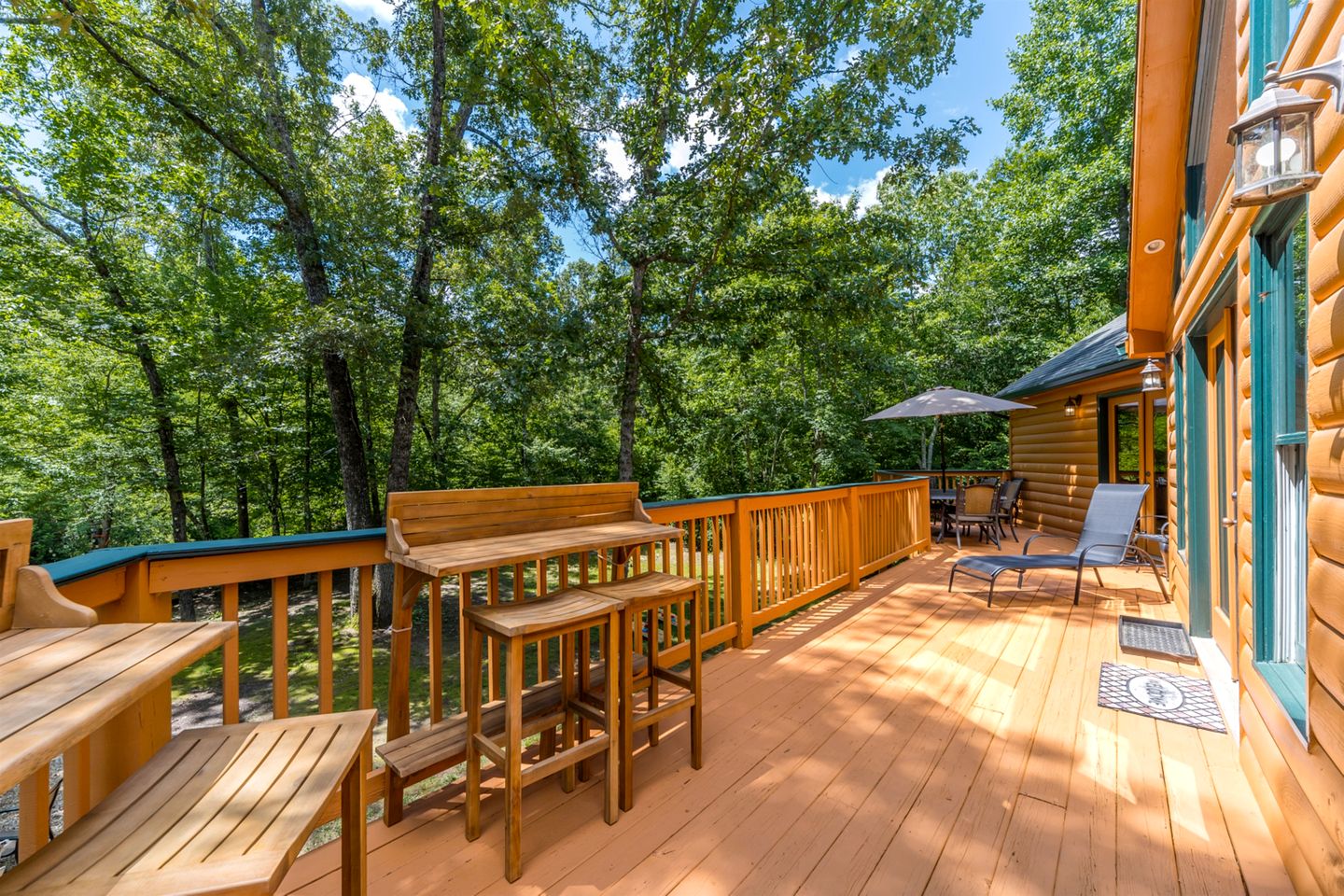 Fantastic Cabin with Fire Pit, Hot-tub and Fireplace in Sautee Nacoochee, Georgia