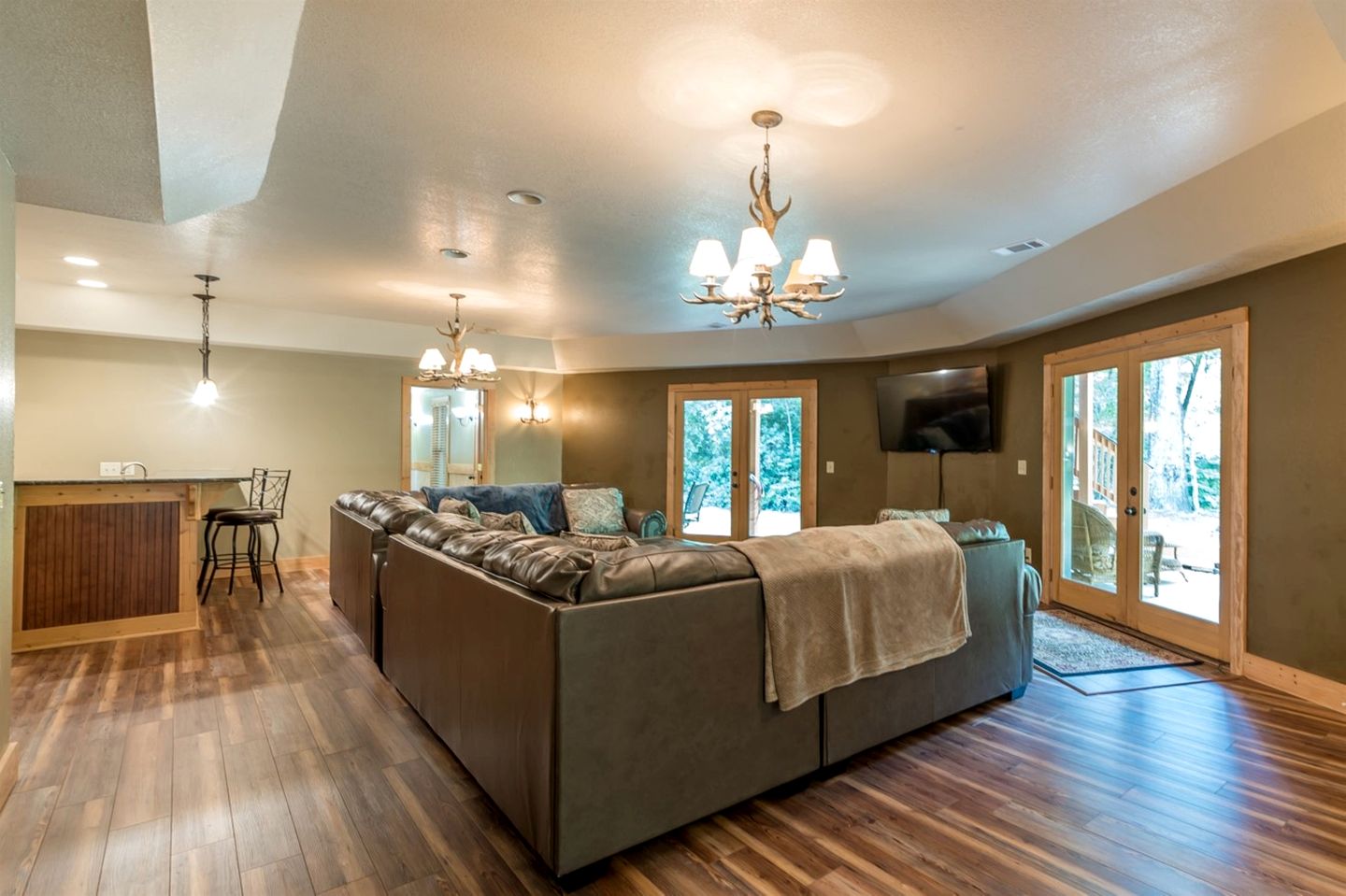 Fantastic Cabin with Fire Pit, Hot-tub and Fireplace in Sautee Nacoochee, Georgia