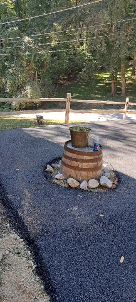 Fantastic Cabin with Fire Pit and Stunning Forest Views in Sevierville, Tennessee