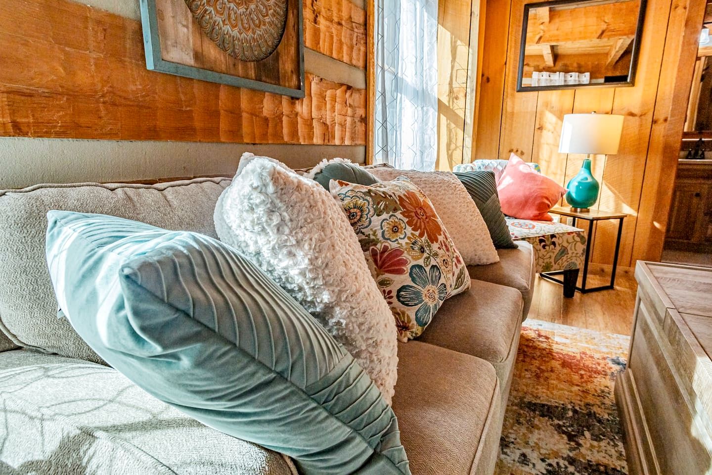 Fantastic Cabin with Fire Pit and Stunning Forest Views in Sevierville, Tennessee