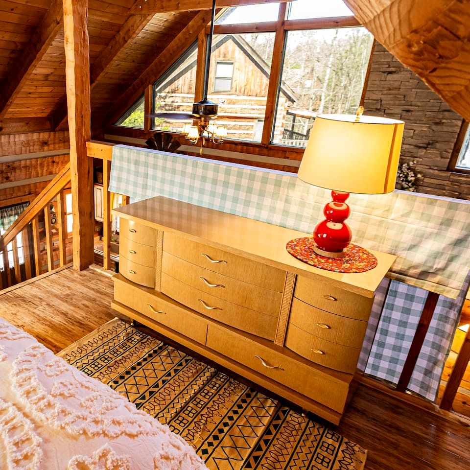 Fantastic Cabin with Fire Pit and Stunning Forest Views in Sevierville, Tennessee