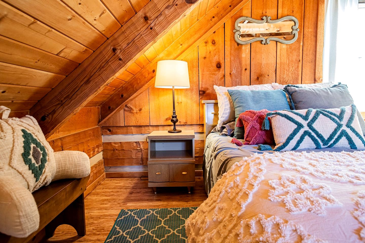 Fantastic Cabin with Fire Pit and Stunning Forest Views in Sevierville, Tennessee