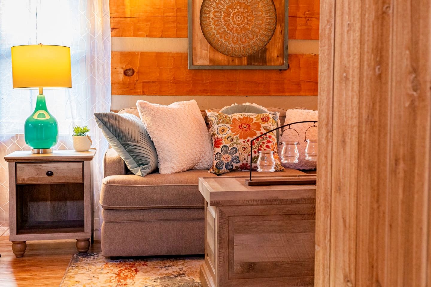 Fantastic Cabin with Fire Pit and Stunning Forest Views in Sevierville, Tennessee