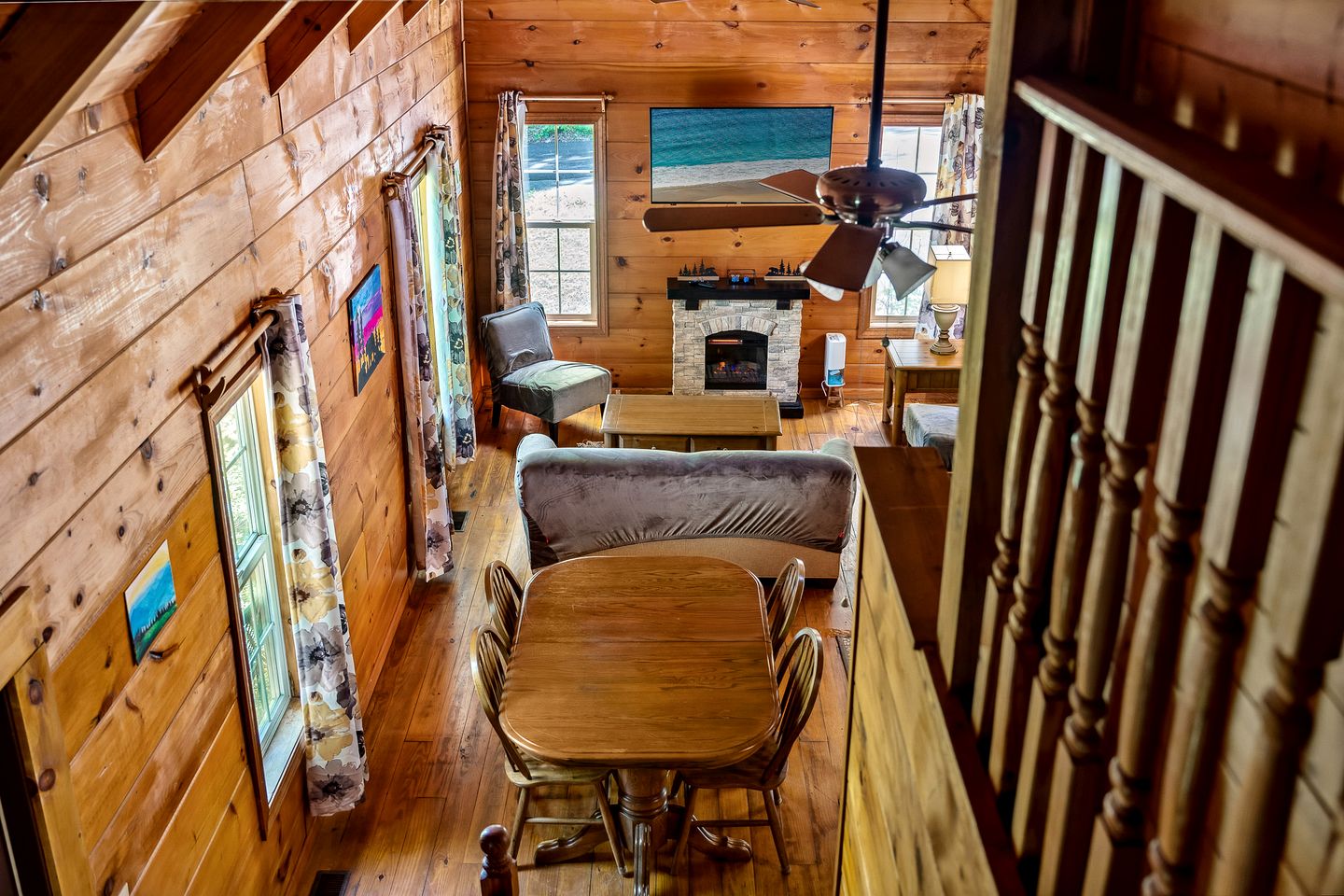 Fantastic Cabin with Hot-Tub Perfect for a Getaway in Sevierville, Tennessee