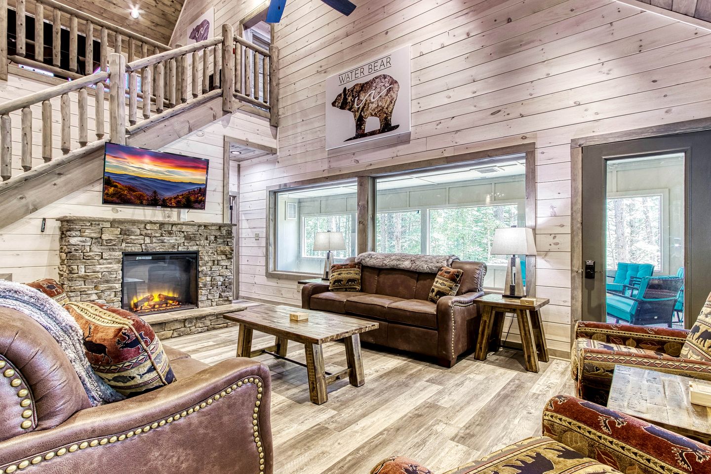 Fantastic Cabin Nestled Amidst Trees and Hot-tub Provided in Sevierville, Tennessee