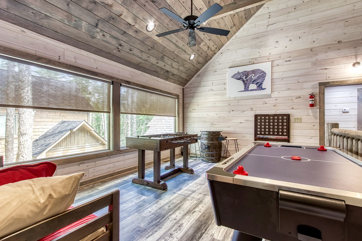 Fantastic Cabin Nestled Amidst Trees and Hot-tub Provided in Sevierville, Tennessee