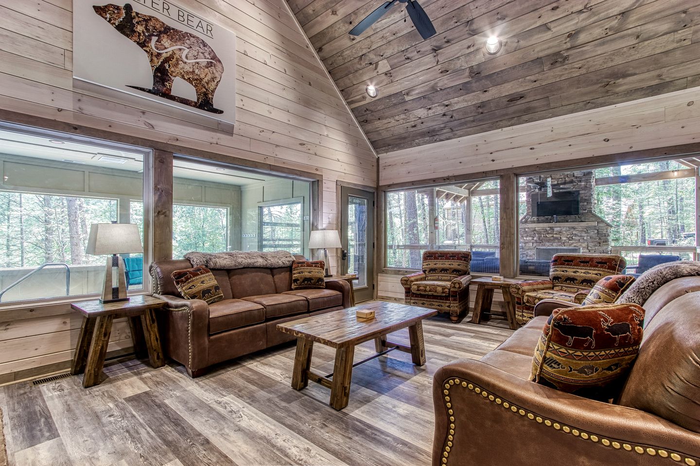 Fantastic Cabin Nestled Amidst Trees and Hot-tub Provided in Sevierville, Tennessee