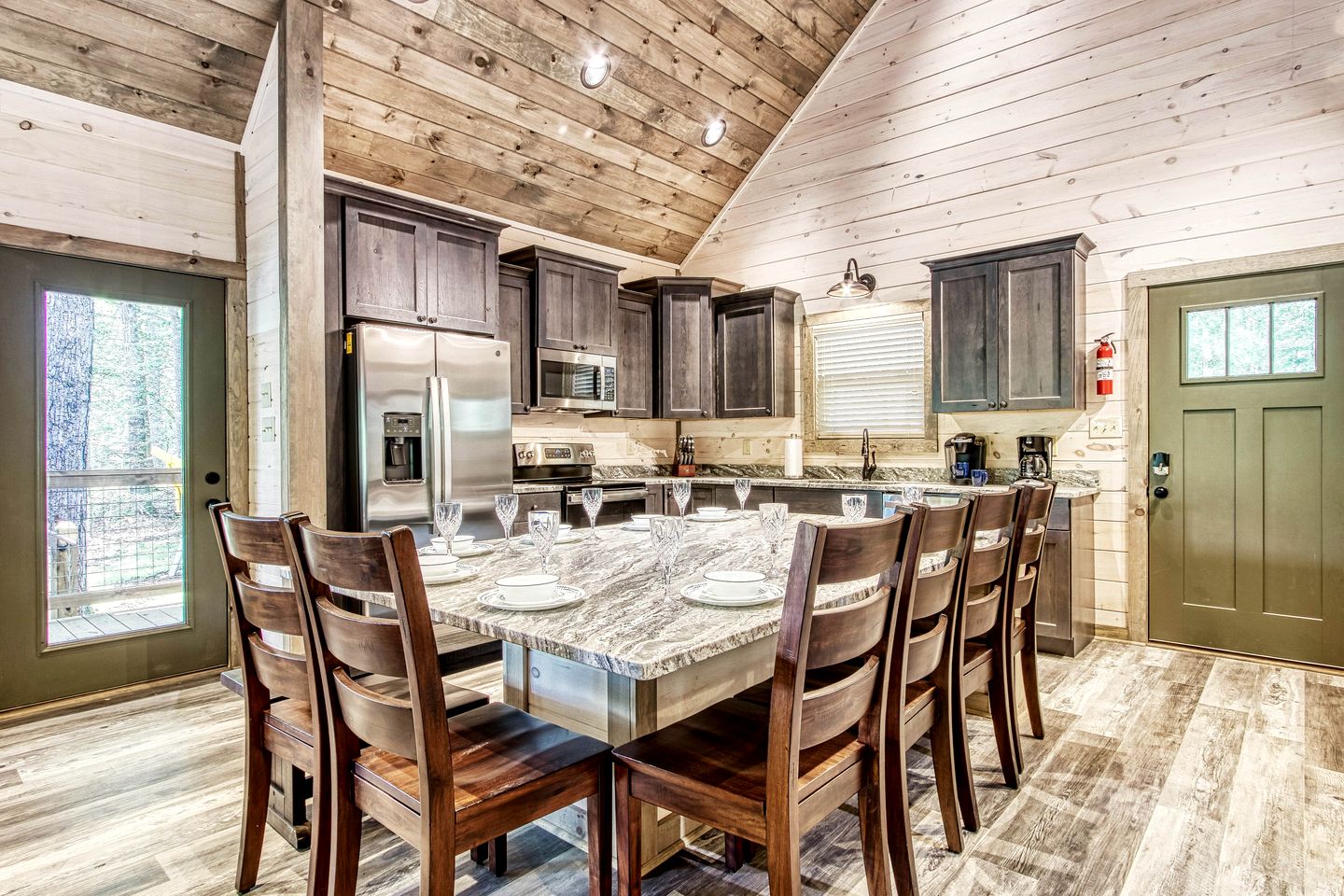 Fantastic Cabin Nestled Amidst Trees and Hot-tub Provided in Sevierville, Tennessee