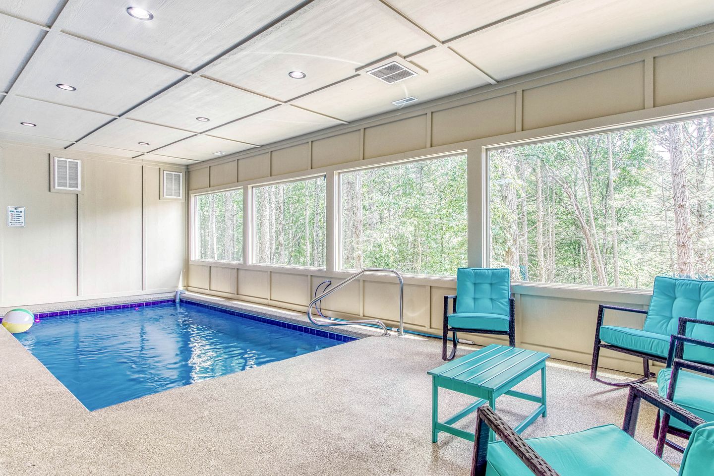 Fantastic Cabin Nestled Amidst Trees and Hot-tub Provided in Sevierville, Tennessee