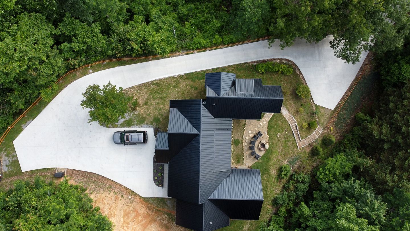 Fantastic Cabin with Pool Table and Games in Gartlinburg, Tennessee