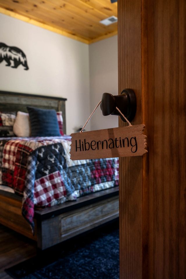 Fantastic Cabin with Pool Table and Games in Gartlinburg, Tennessee