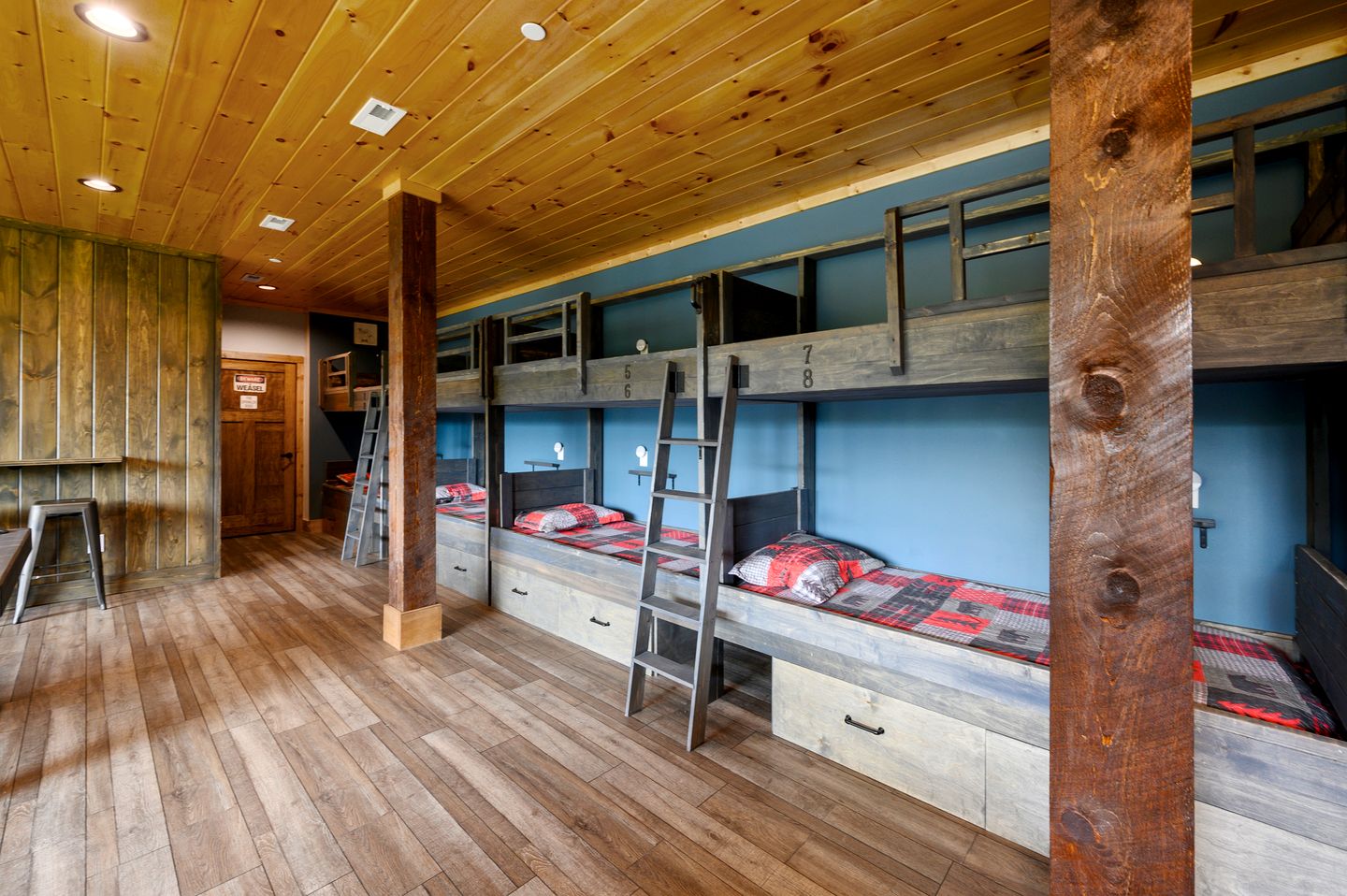 Fantastic Cabin with Pool Table and Games in Gartlinburg, Tennessee