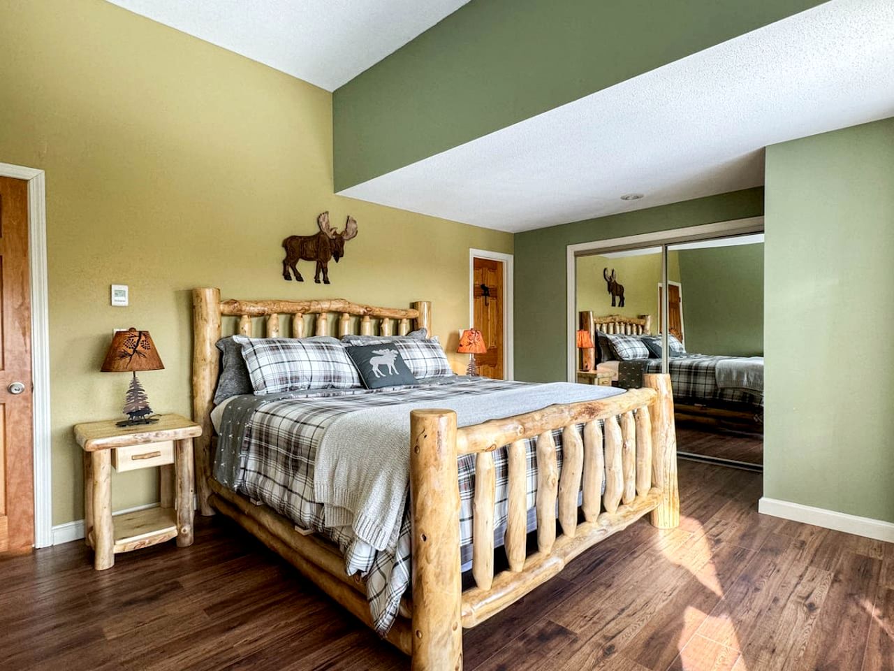 Fantastic Cabin with Pool Table and Gorgeous Views in Bartlett, New Hampshire