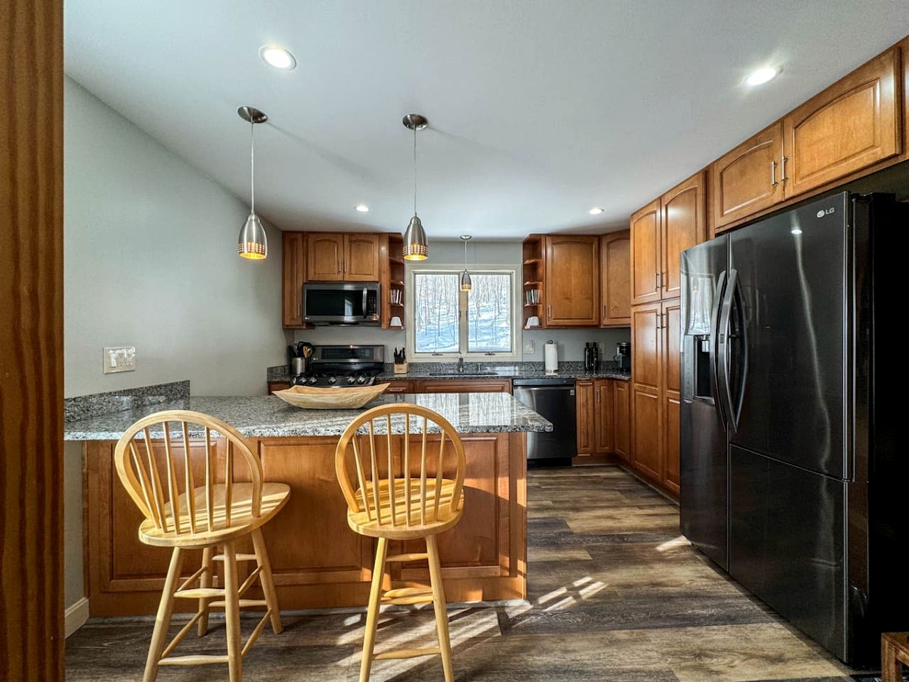 Fantastic Cabin with Pool Table and Gorgeous Views in Bartlett, New Hampshire